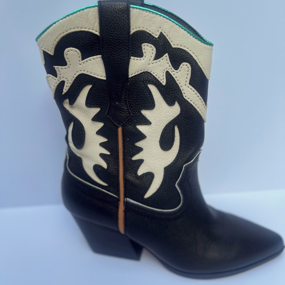 Dolce Vita Landen Western Boot Size 8 Black